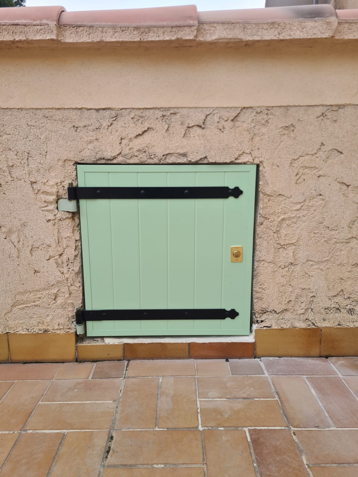 Volets Battants: en aluminium 2024 sur mesure en rénovation de chez Altiva Pro Menuisier Bandol 83150