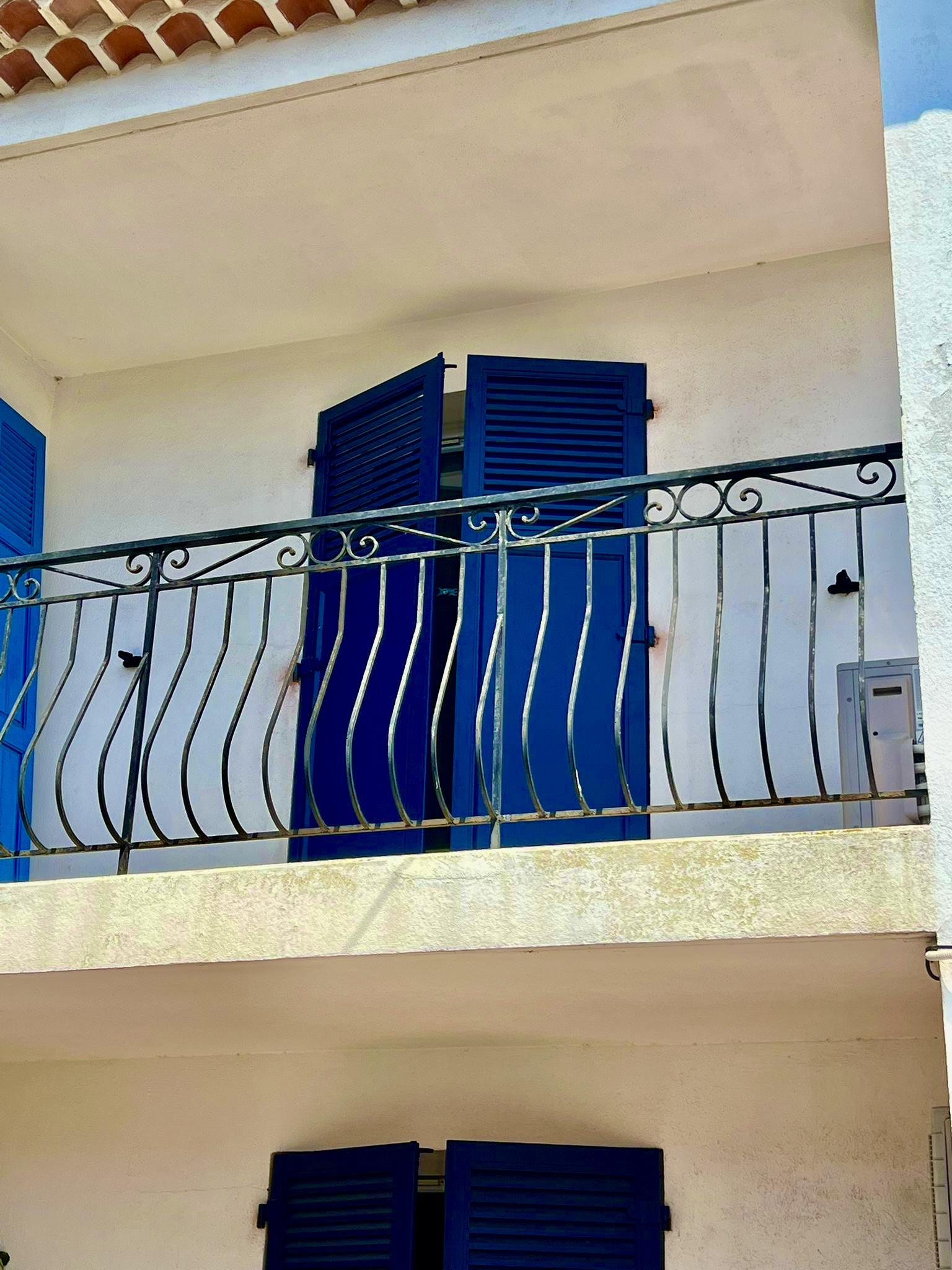 Volets Battants : en aluminium 2025 sur mesure en rénovation de chez Altiva Pro Menuisier à Six-Fours-Les-Plages 83140