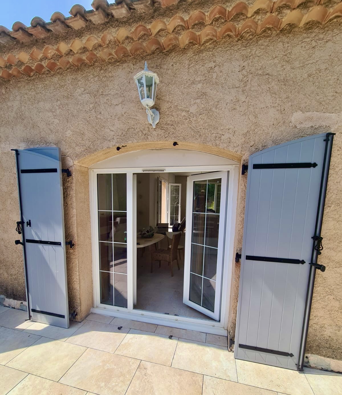 Volets Battants : en aluminium 2025 sur mesure en rénovation de chez Altiva Pro Menuisier à La Seyne Sur Mer 83500