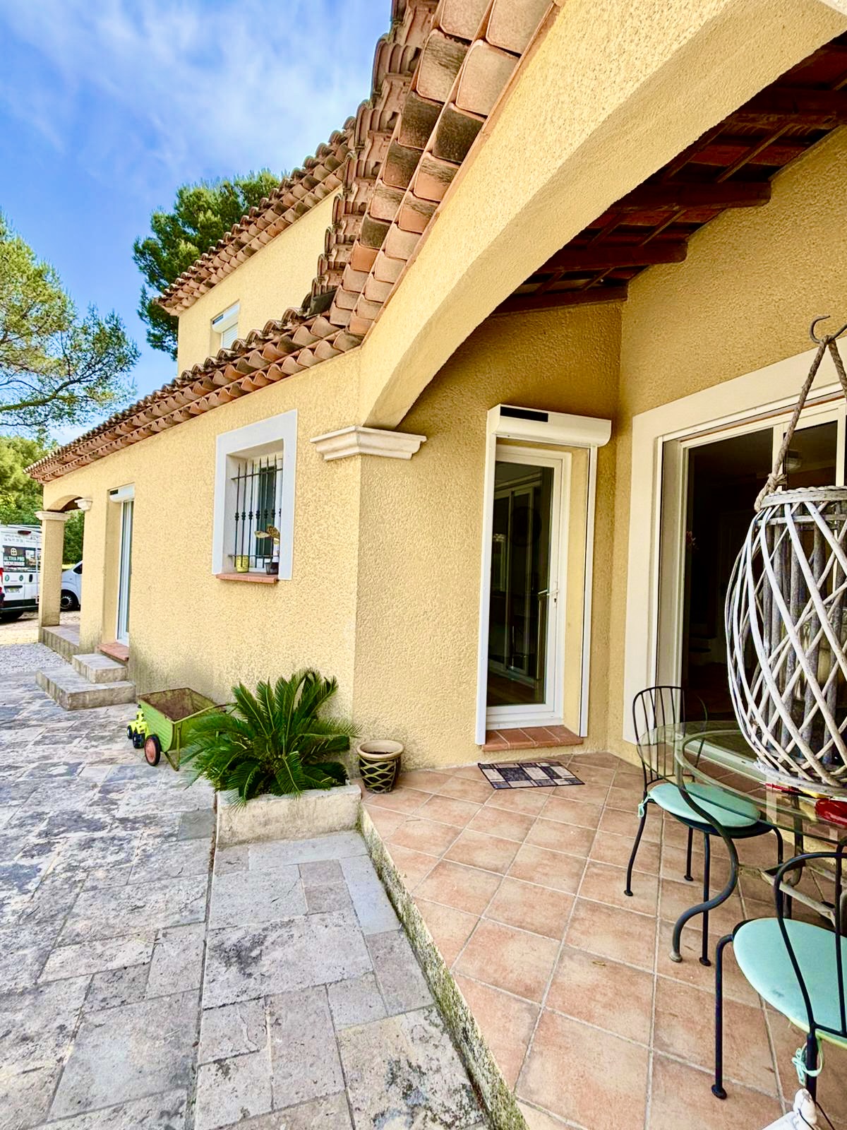 Volets Roulants: Solaire, Avril 2026 sur mesure en rénovation de chez Altiva Pro Menuisier à Toulon 