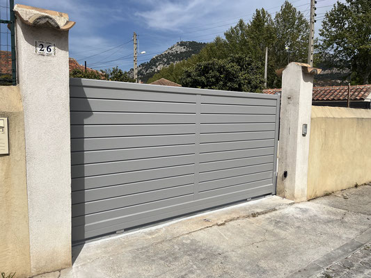 Portails et clôtures :sur mesure de chez Altiva Pro Menuisier  2023-2024 en rénovation La Valette 83140