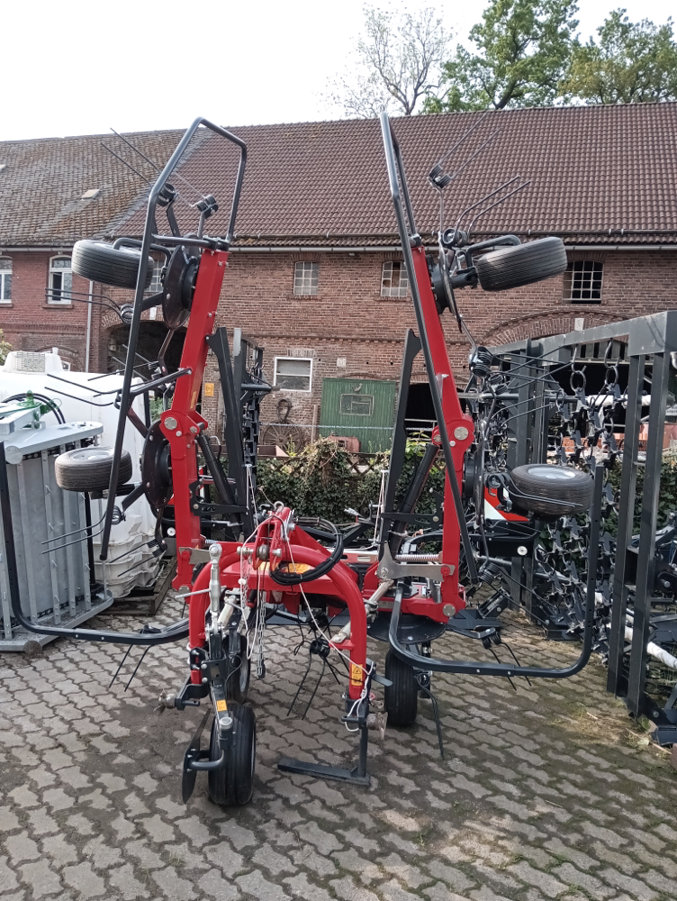Vicon Fanex 604 in Vollausstattung 6Kreisel 6m Arbeitsbreite, vorderes Tastrad, Wickelschutzbleche, Alpinset, hydr.Grenzheuen, Beleuchtung 13500€ inkl. MwSt 