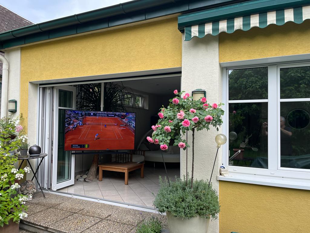 verschiebbare, 360 Grad drehbare und neigbare TV-Deckenhalterung