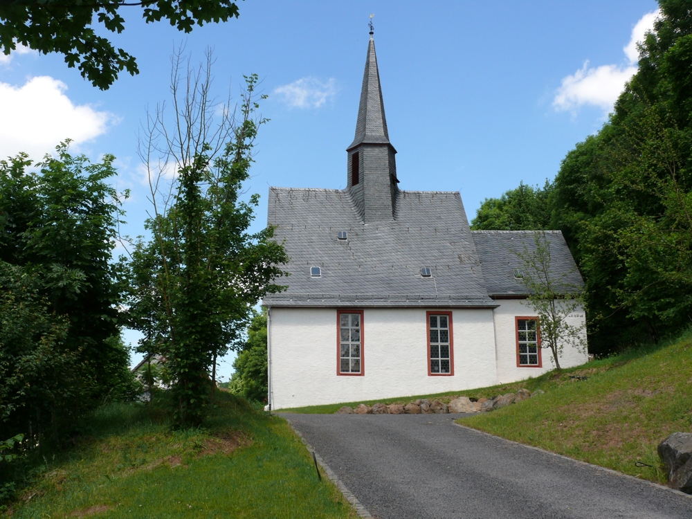 Kirche in Mittel-Seemen