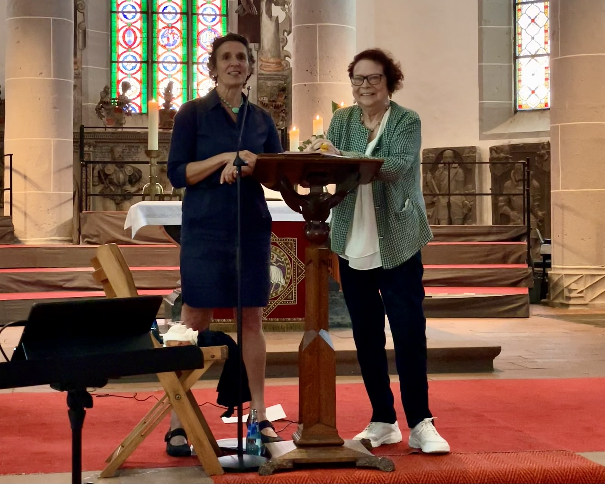 : Pröpstin Dr. Anke Spory und Cornelia Coenen-Marx teilen Gedanken und Perspektiven zum Thema „Regionale Netzwerke stärken“. • 