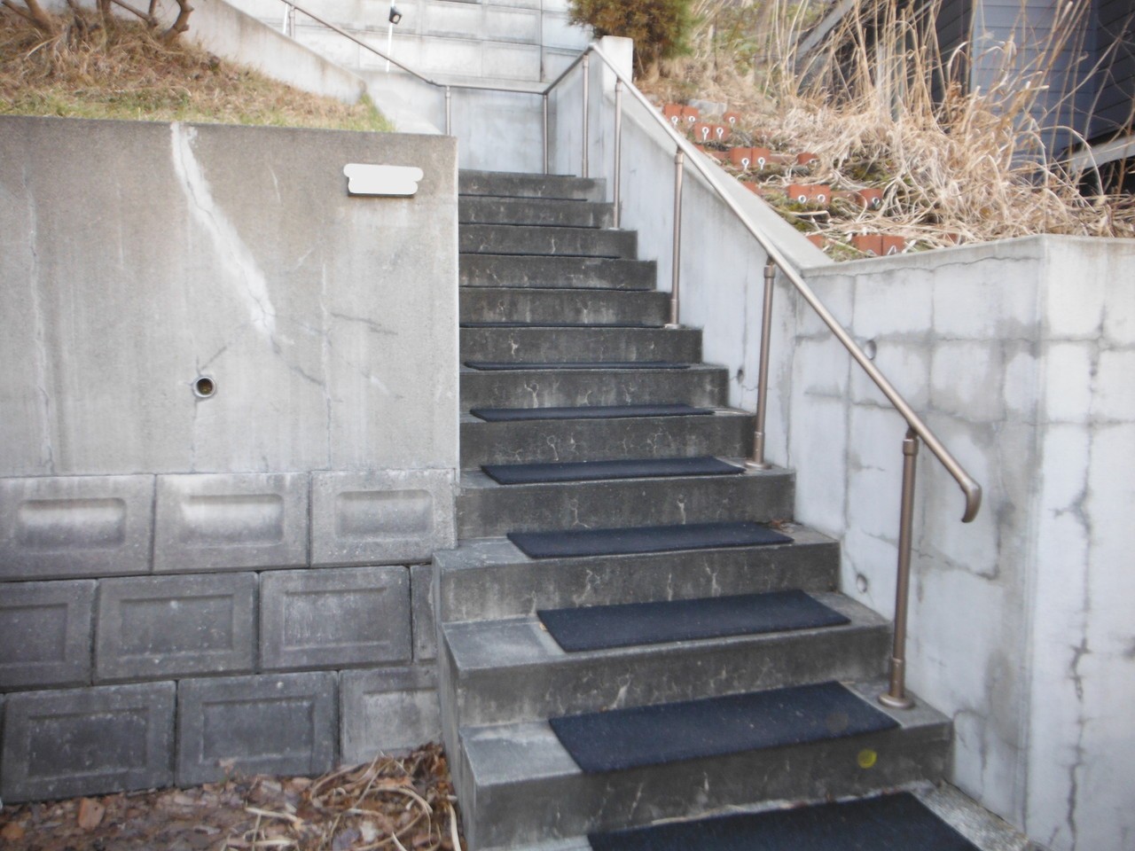 屋外手すり 取付後1