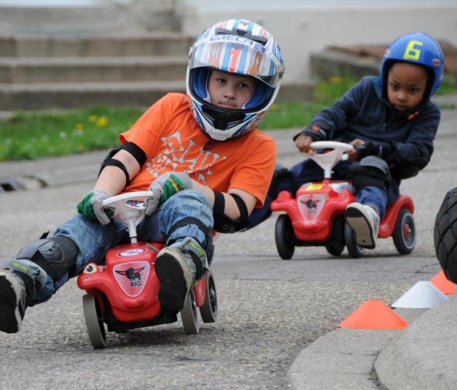 Kinder-Lichterfahrt in Algermissen: Ob Bobbycar, Bagger oder