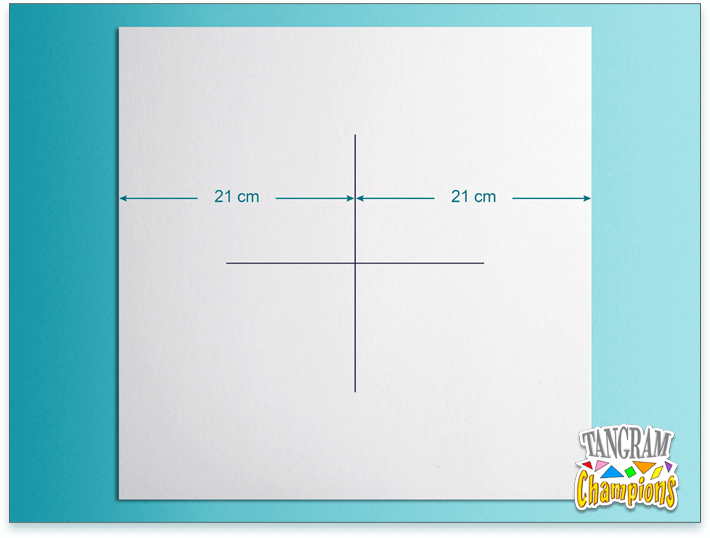 La réalisation du plateau - Étape 6 - Tracer un trait passant par le centre du carré et parallèle à ses côtés verticaux. - https://www.tangram-champions.com