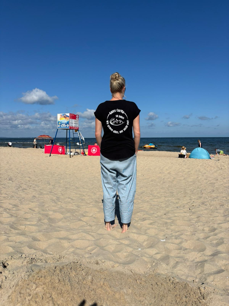 Meeresrauschen 🐚, Sand zwischen den Zehen 👣und Sonne ☀️ im Herzen ♥️– Liebe Grüße von der Ostsee sendet Steffi! #CarMaonTour