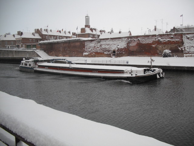 Le canal, les remparts