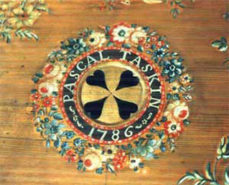 Pascal Taskin, Rose, The wreath has a noticable absence of the usual gilded rose. At this scale, a full size rose would not have fit into the instrument.