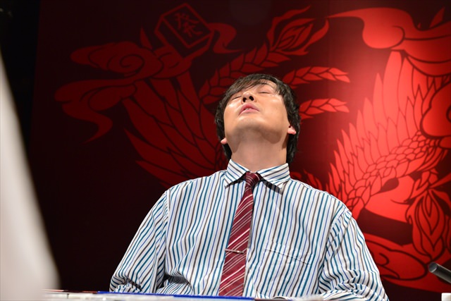 オーラスで逆転され天を見上げる鈴木たろう