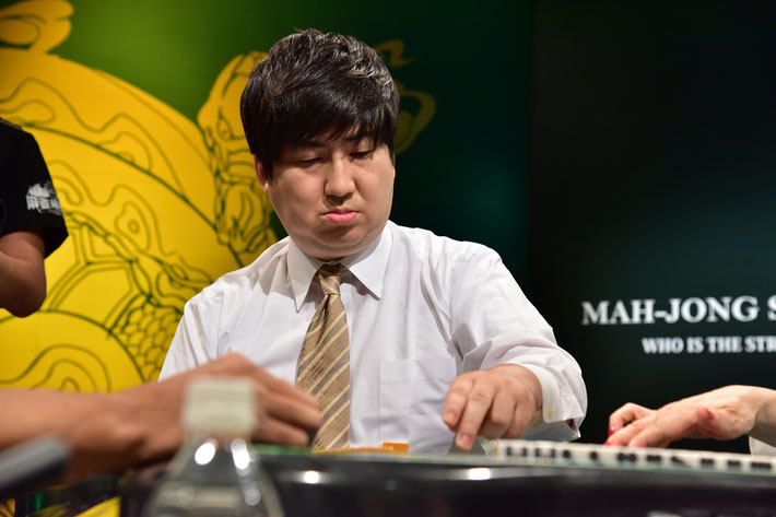迫力、センス十分な麻雀を見せた鈴木大介(棋士)