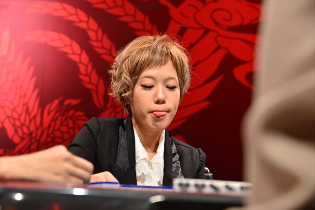 小笠原は大事な場面になると表情が独特になる