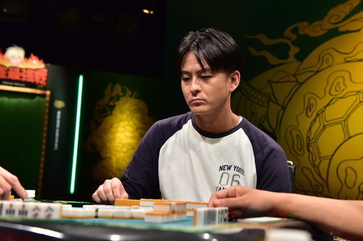 予選D卓オーラス追い上げるも時間に負けた中国最強位の金谷さん。