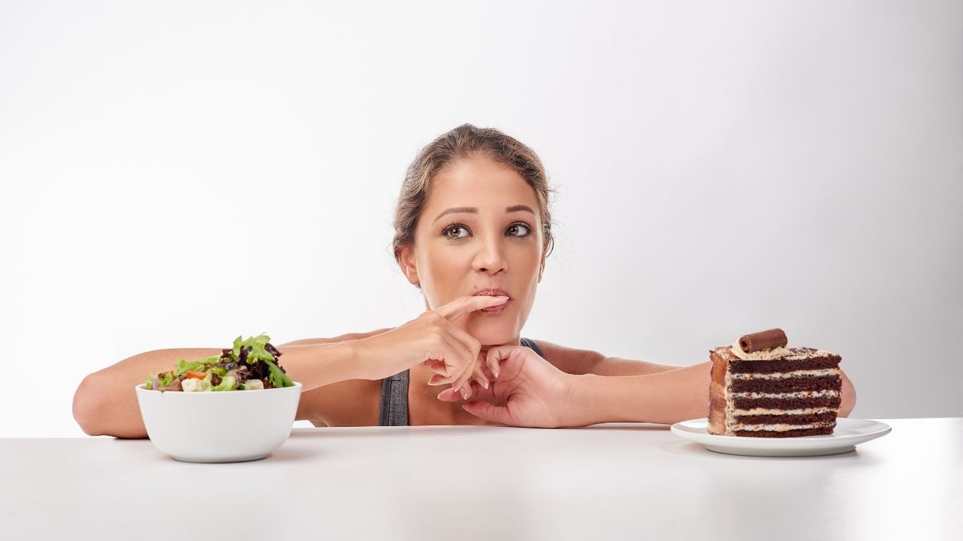 Warum Disziplin bei emotionalem Essen scheitert und Heißhunger immer wieder gewinnt