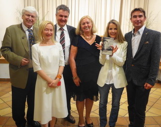 Die Rotarier Dr. Winfried Leisser, Mag. Harald Oppeck, Mag.a Gerlinde Hofbauer, Ing. Christian Melber und Barbara Neuwirth