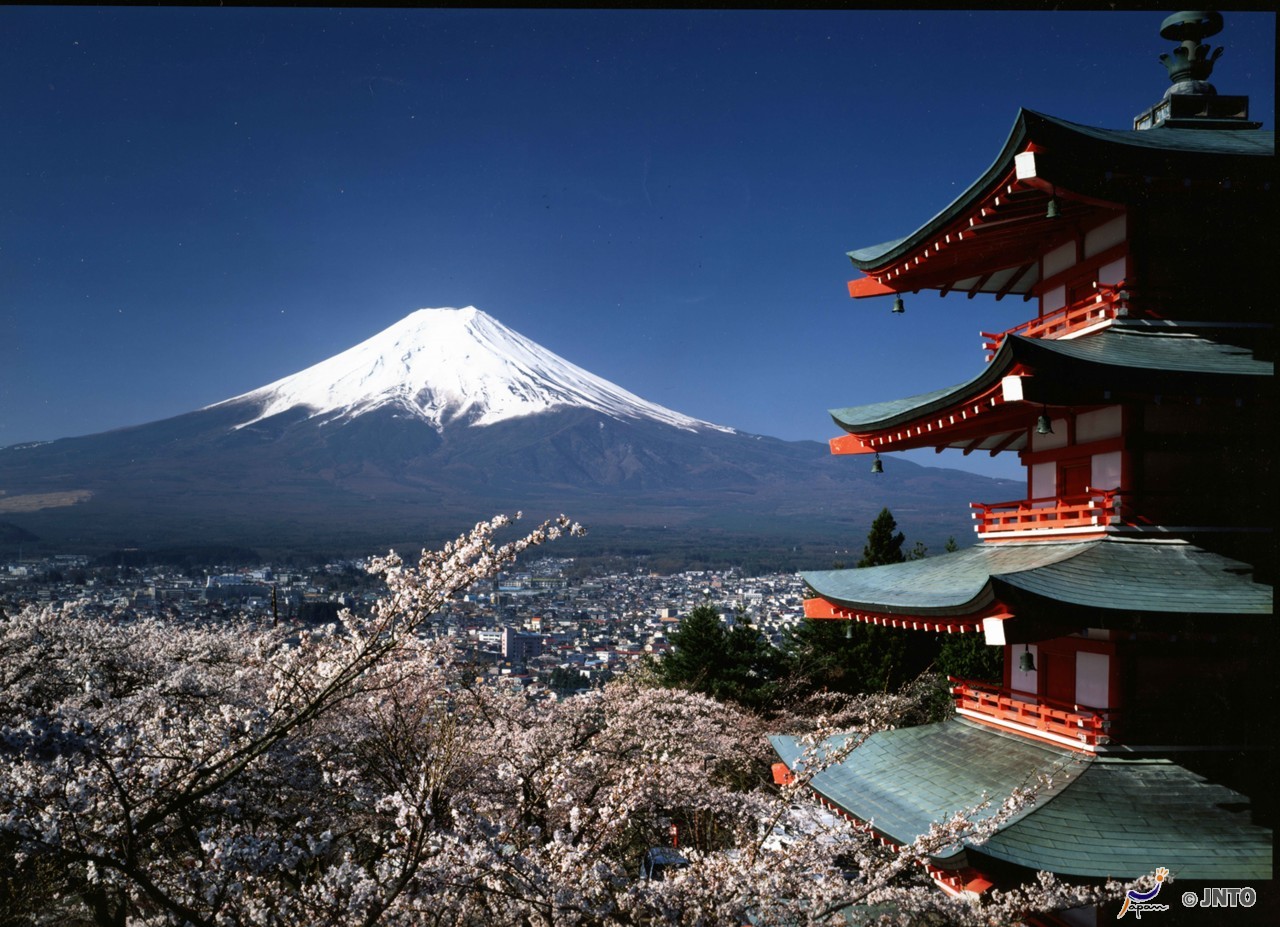 Fujiyama mit Chureito Peace Pagode, Honshu