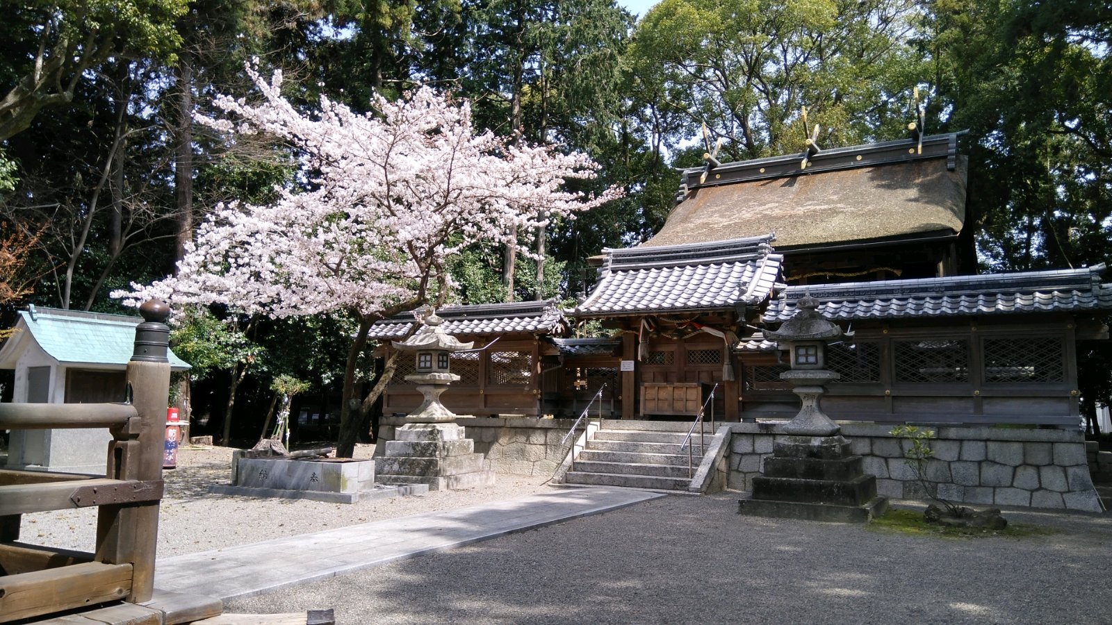滋賀県草津市矢橋町に鞭崎（むちさきじんじゃ）神社があります。