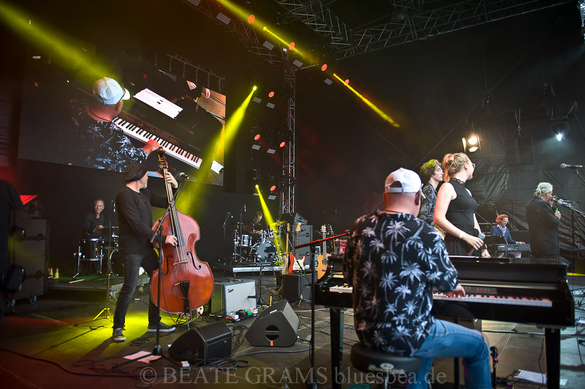 Georg Schroeter / Marc Breitfelder & Friends
