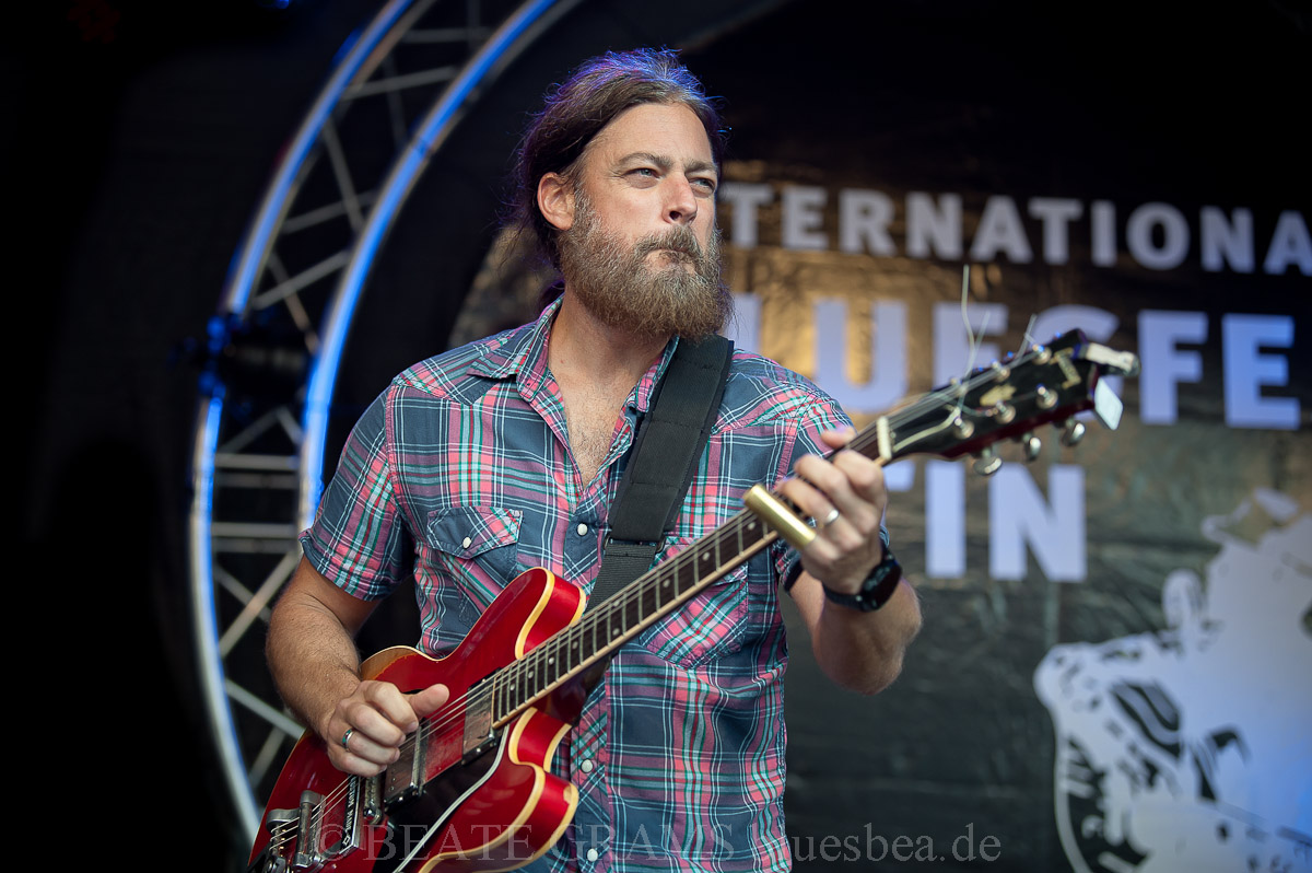 Dustin Arbuckle & The Damnations (USA) - BLUES YOUR SOUL www.bluesbea.de