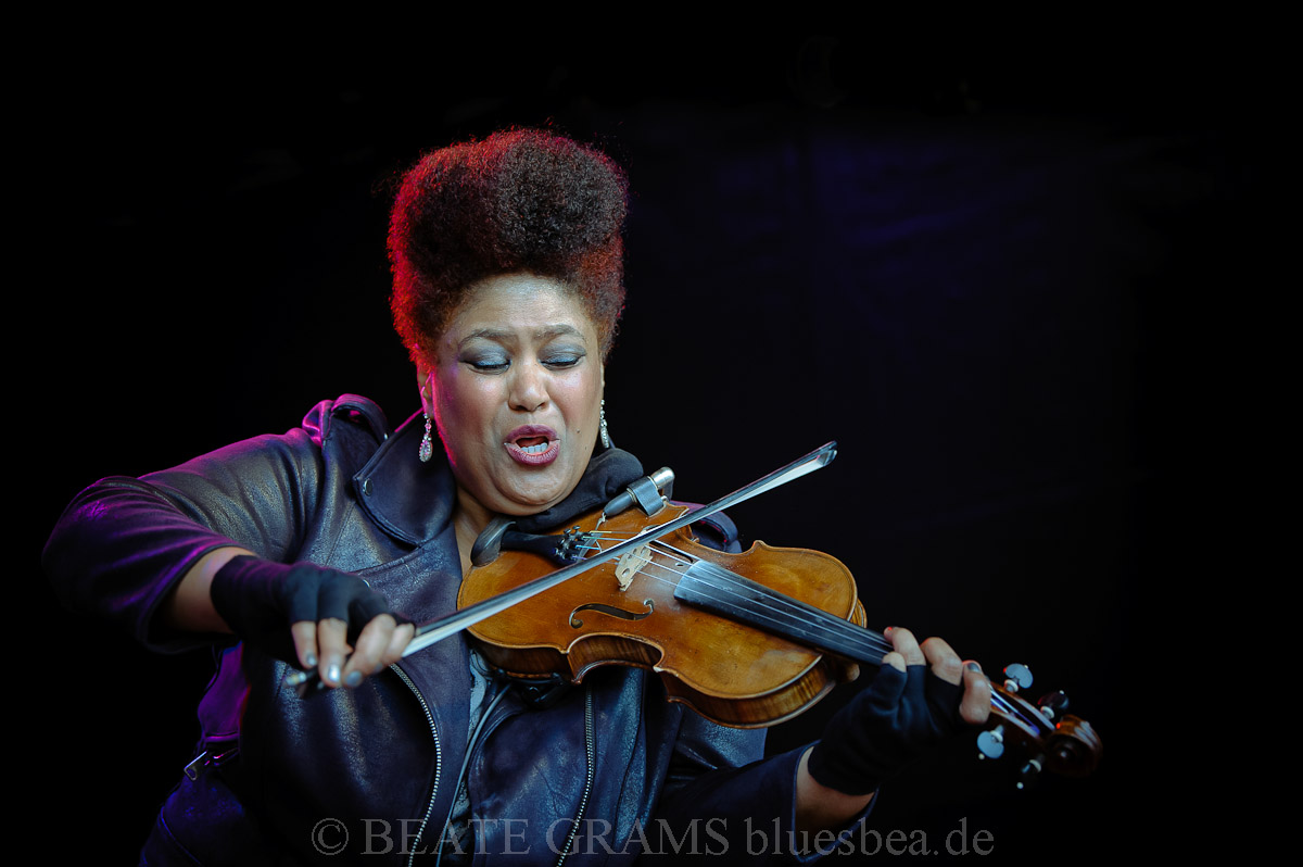 Dede Priest & Johnny Clark And The Outlaws (USA/NL) - Challenge Festival 13.09.2019 BalticBluesEutin