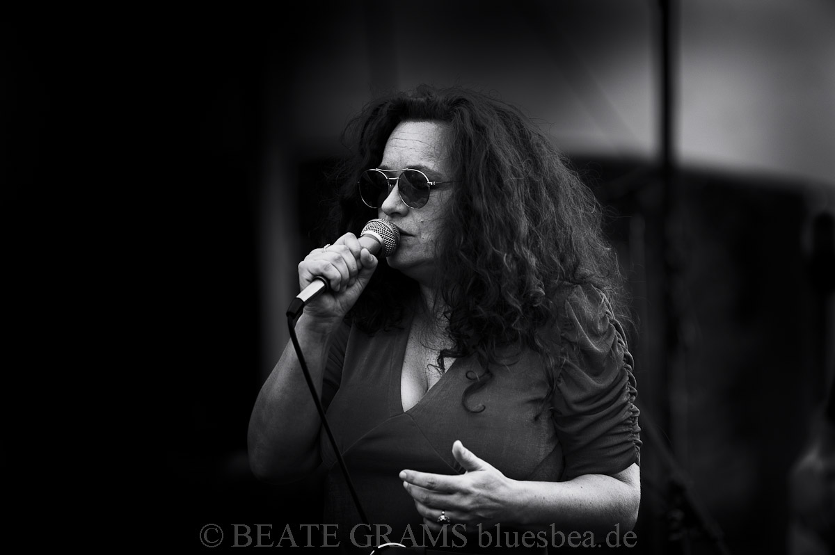 MEENA CRYLE & The Chris Fillmore Band 2019