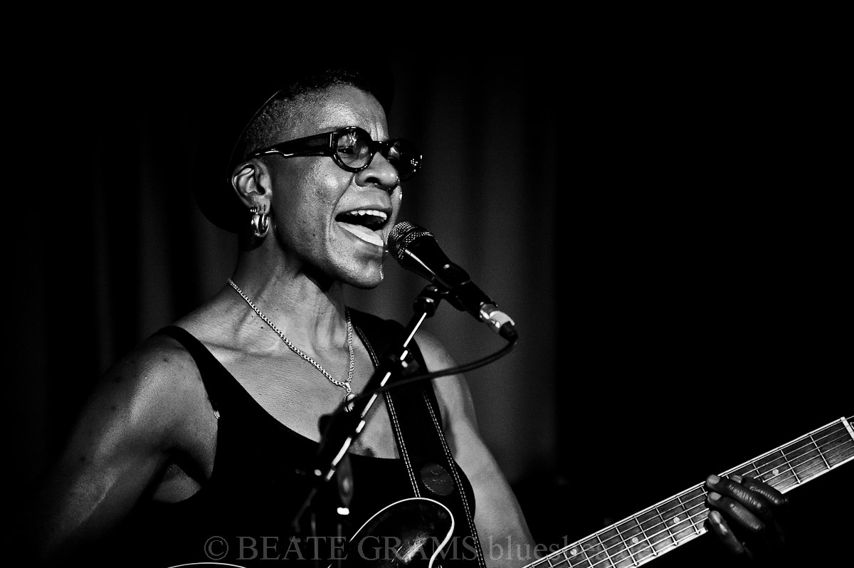 Cécile Doo Kingué - 25.10.2019 Hamburg Blues Nights 