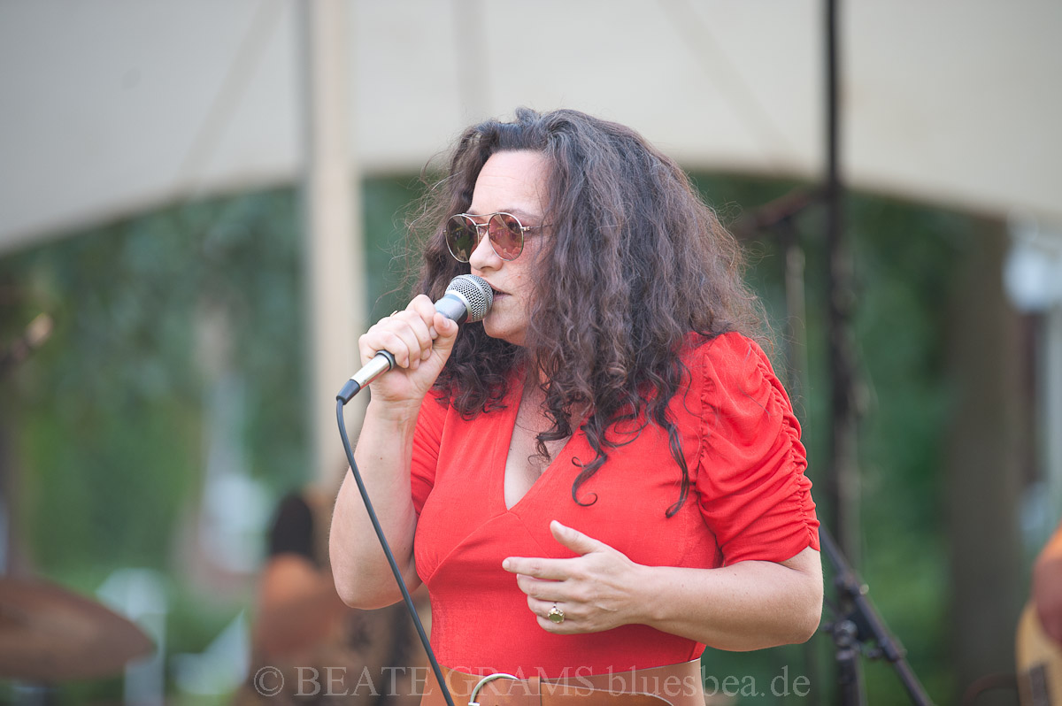 MEENA CRYLE & The Chris Fillmore Band 2019