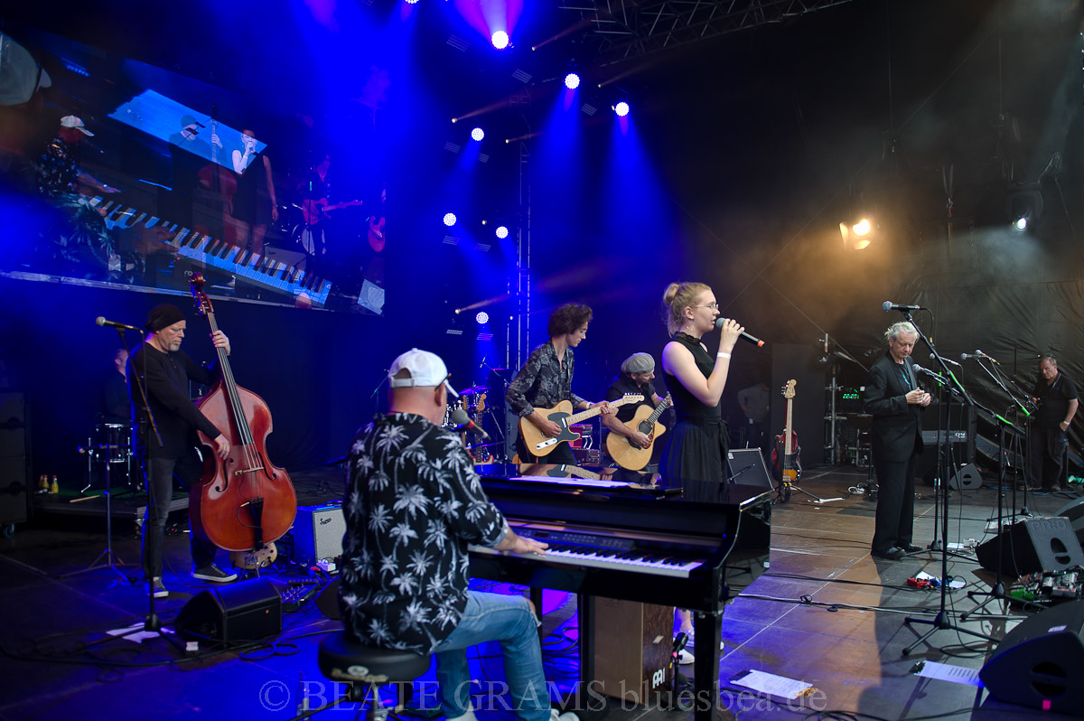Georg Schroeter / Marc Breitfelder & Friends