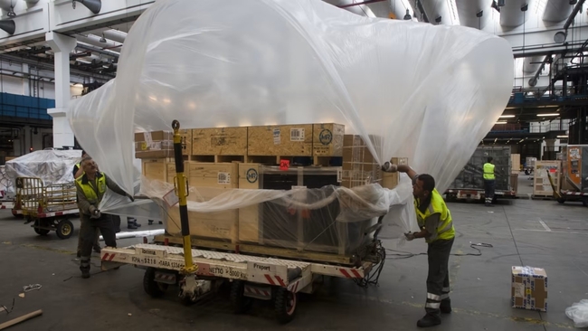 Pioneering the slow change to sustainable plastic. Image: Lufthansa Cargo