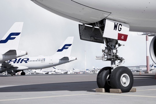 Landing gears, such as this one from a Finnair A350, consist of many components. Their stocking and management will soon be taken over by DHL Supply Chain  -  picture: AY