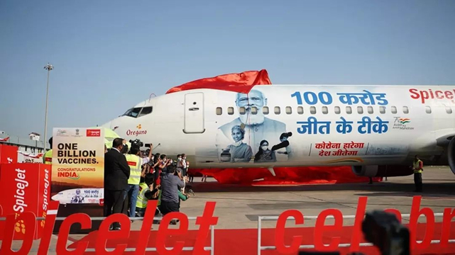 Three SpiceJet planes sport special vaccine livery. Image: SpiceJet Airlines