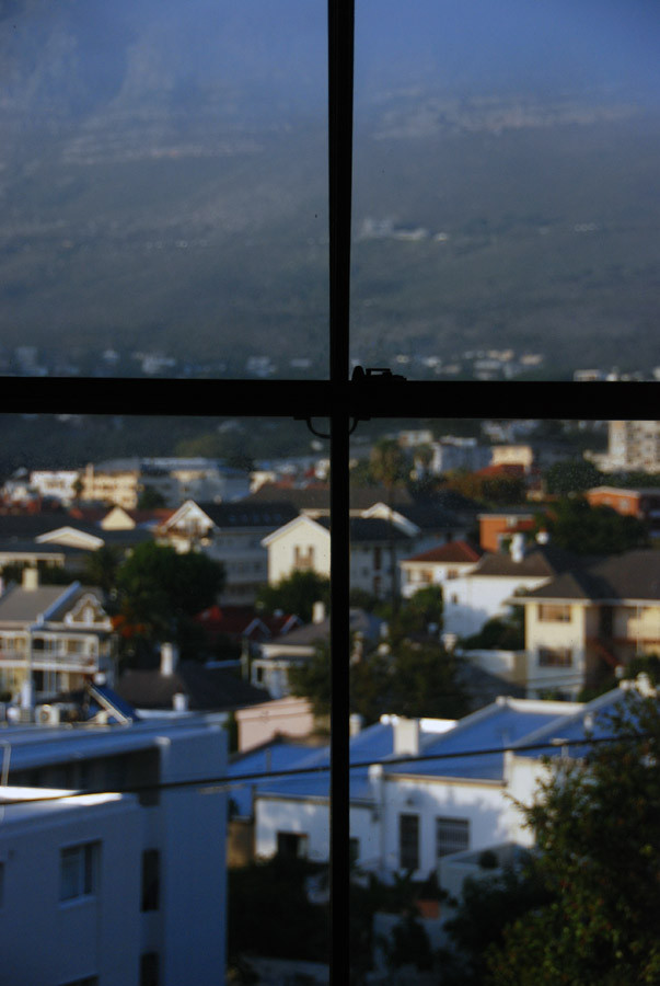 Close packed streets of Tamboerskloof with Table Mountain beyond