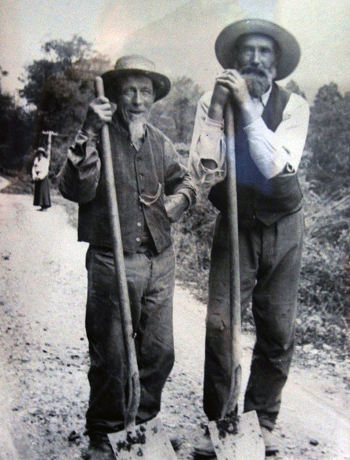 Roadmen in the Otira Valley in 1925. In an area of rapid erosion roads require constant maintenance (Hokitika Museum)