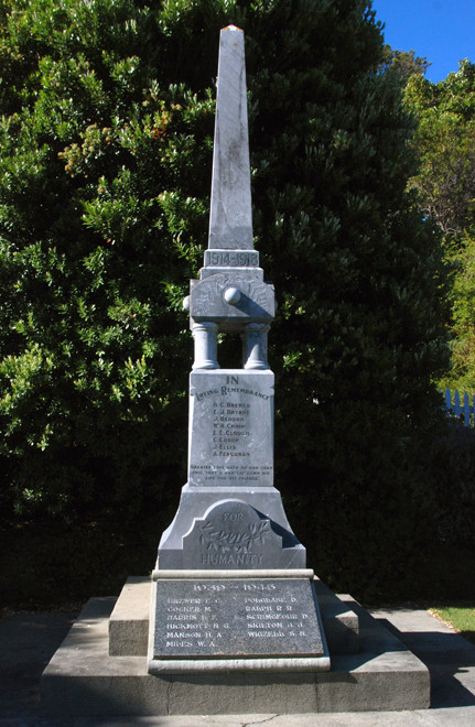 War Memorial in Collingwood. Eight fallen in the IWW and eleven in the IIWW including a Ferguson, Polglase and Wigzell