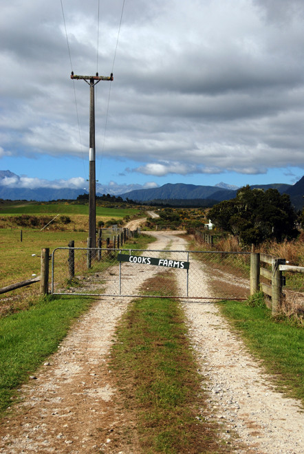 'With the best in the house I will treat him and welcome': farm track between Ross and Hokitika