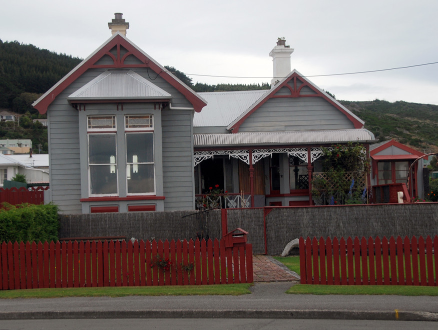 A clasic colonial bugalow on Marine Parade, Bluff, Southland.