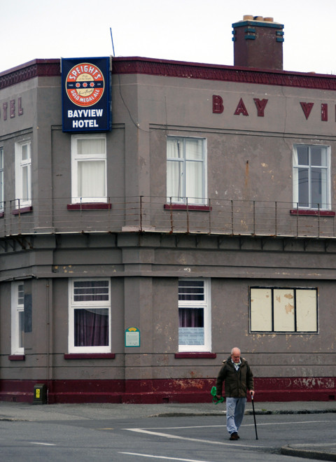 he Bay View Hotel, Bluff, NZ.