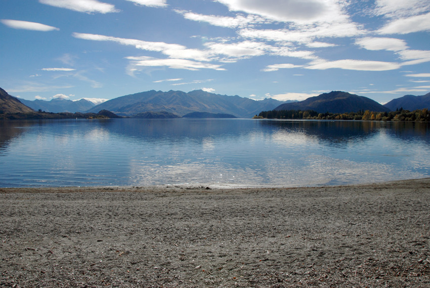 Lake Wanaka from the Wanaka water front, Otago, New Zealand looking towards Mt Aspiring. 