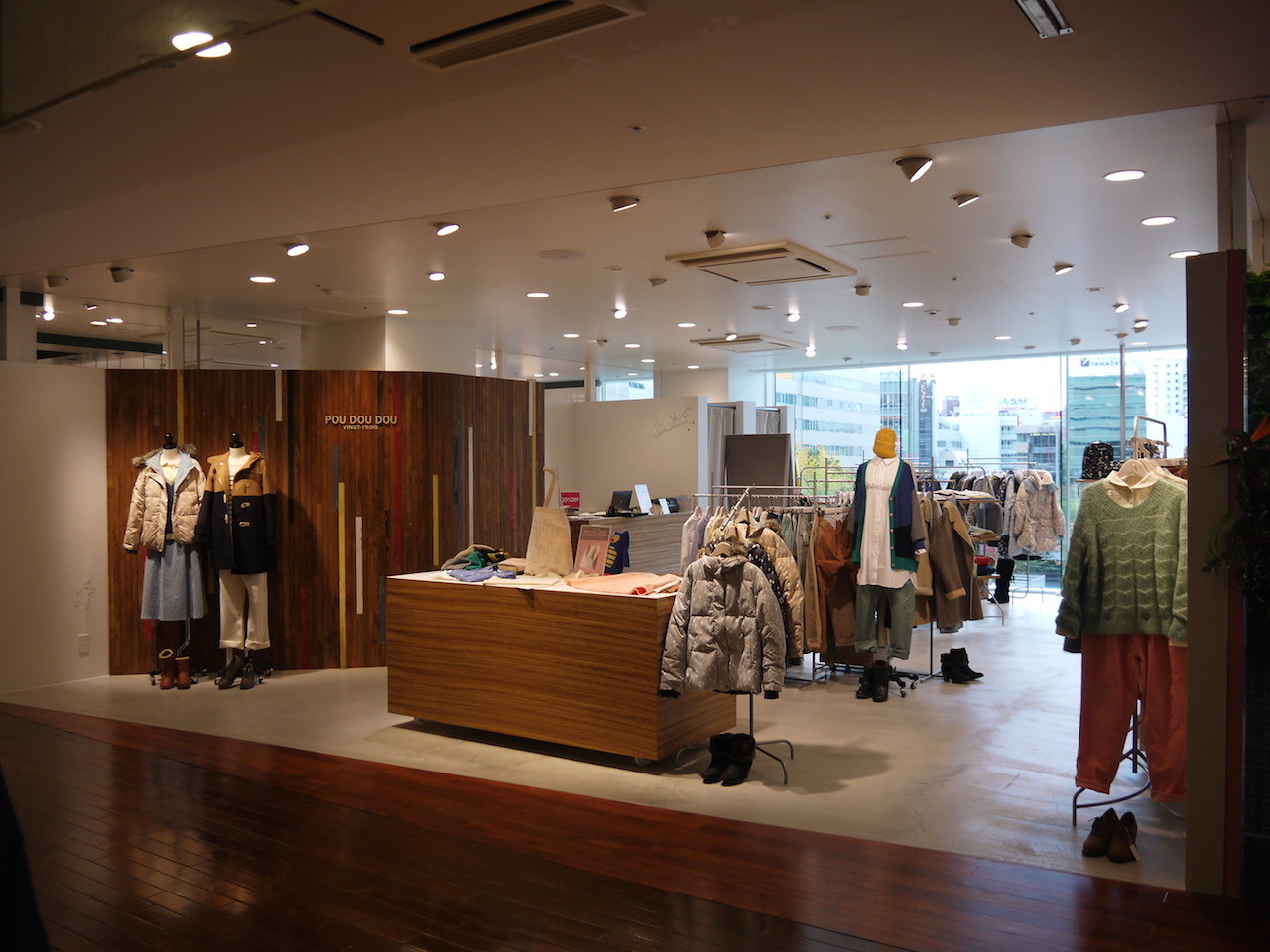 POU DOU DOU ソラリアプラザ店様　【新装／設計・施工】