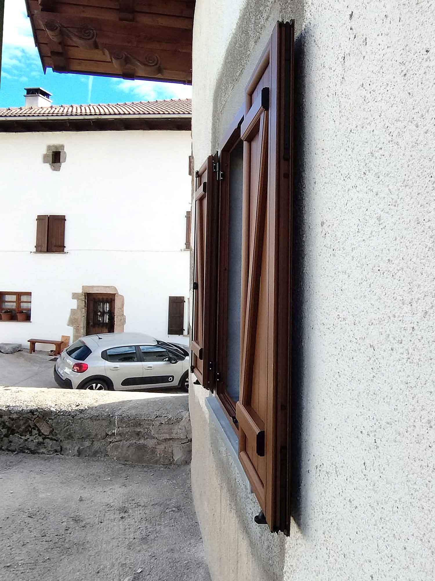 Retenedores con muelle para contraventanas tipo Z