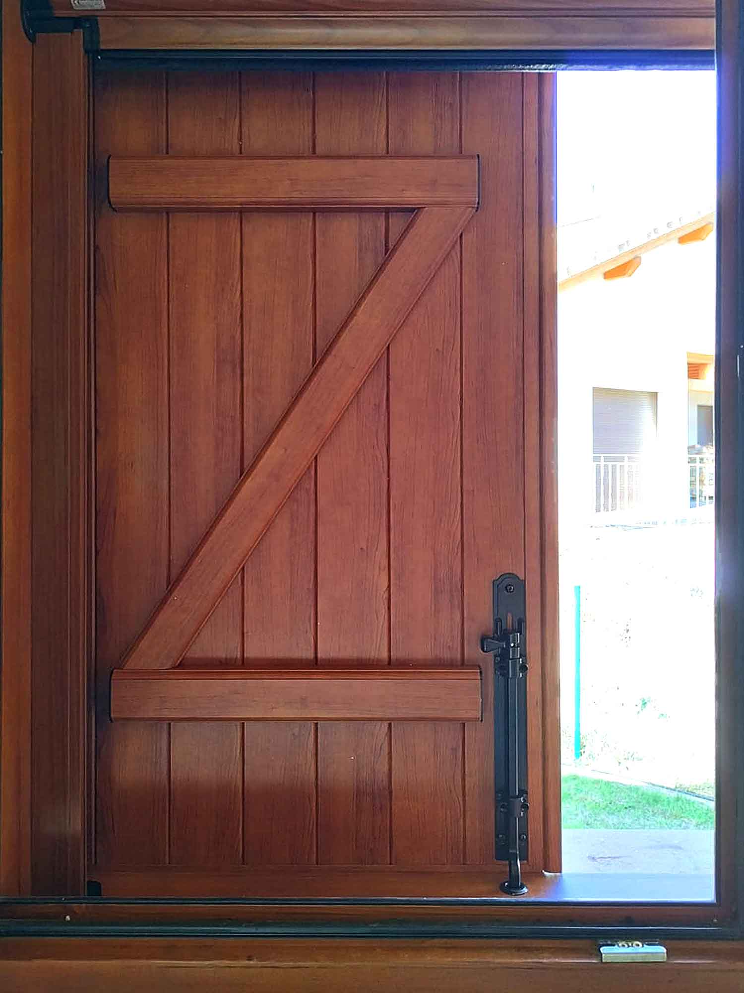 Contraventanas rusticas con Z