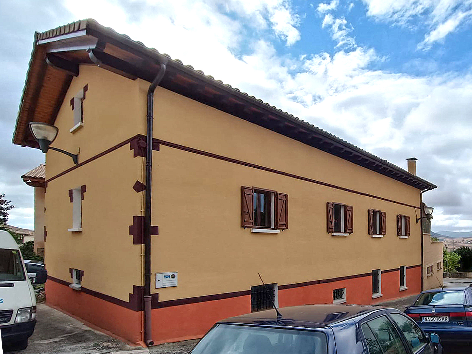 Instalación de contraventanas rusticas en aluminio en Unciti, Navarra
