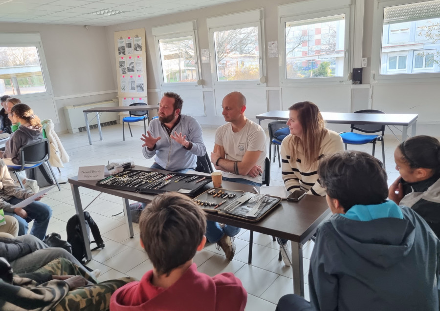 Des entreprises proposent des stages à des jeunes de Bellevue