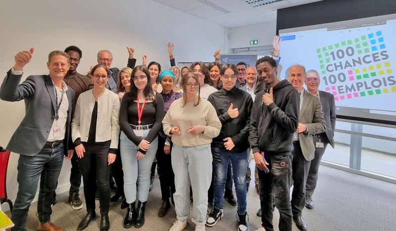 Les jeunes de 100 Chances 100 Emplois pitchent devant des entreprises