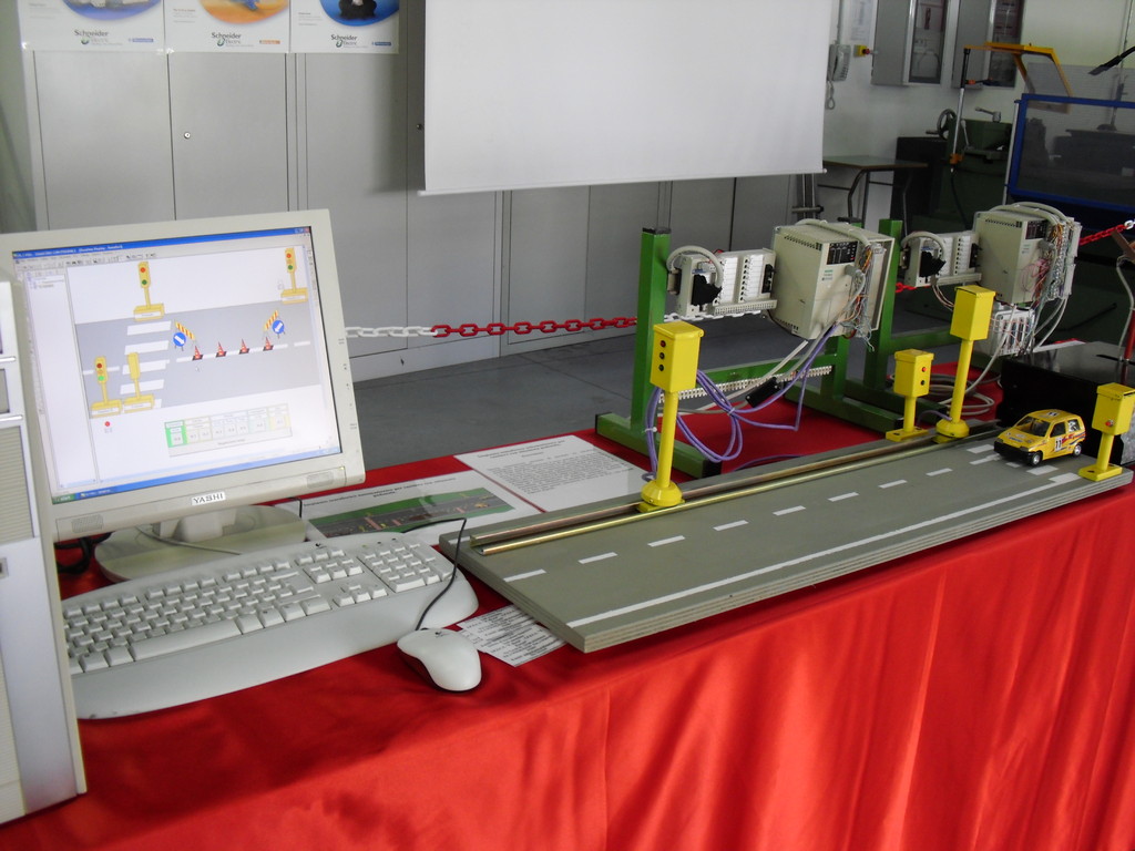 Impianto semaforico con PLC - classe 4