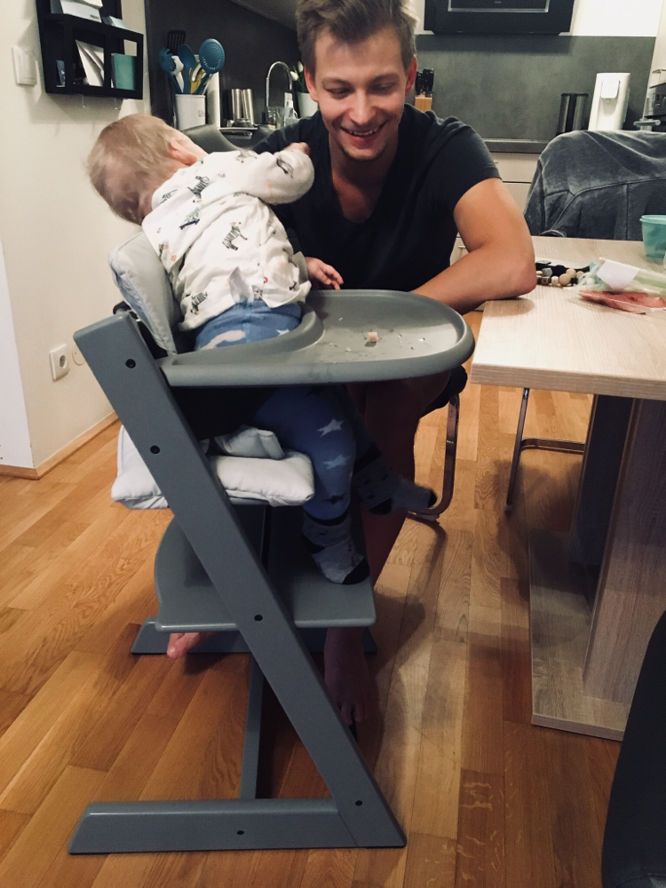 Dieser Blogpost enthält Werbung! Das Zubehör für den Stokke TrippTrapp wurde uns kostenlos zur Verfügung gestellt. Wir bedanken uns sehr bei der Firma Stokke für die Zusammenarbeit!