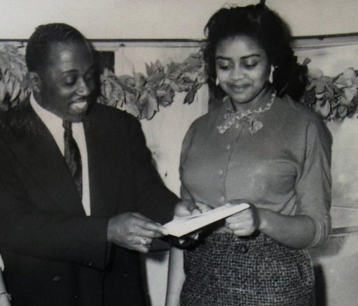 Nella foto Minnie Forbes e suo zio Ted Rasberry