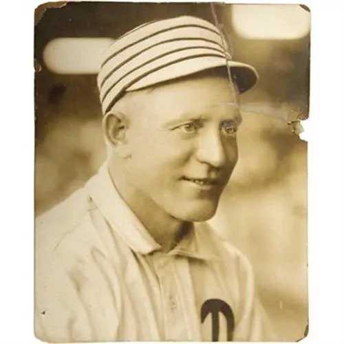 Tully Frederick Hartsel, “Topsy”